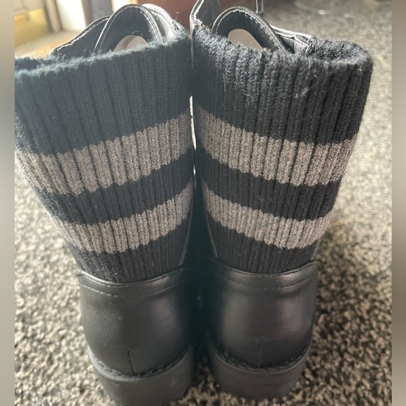 New Combat Boots for Women - Picture 5 of 6